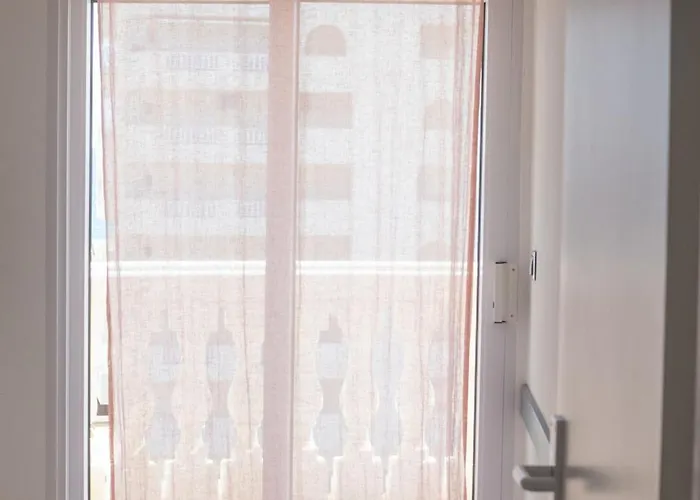 Dominique * לה מנגה דל מר מנור